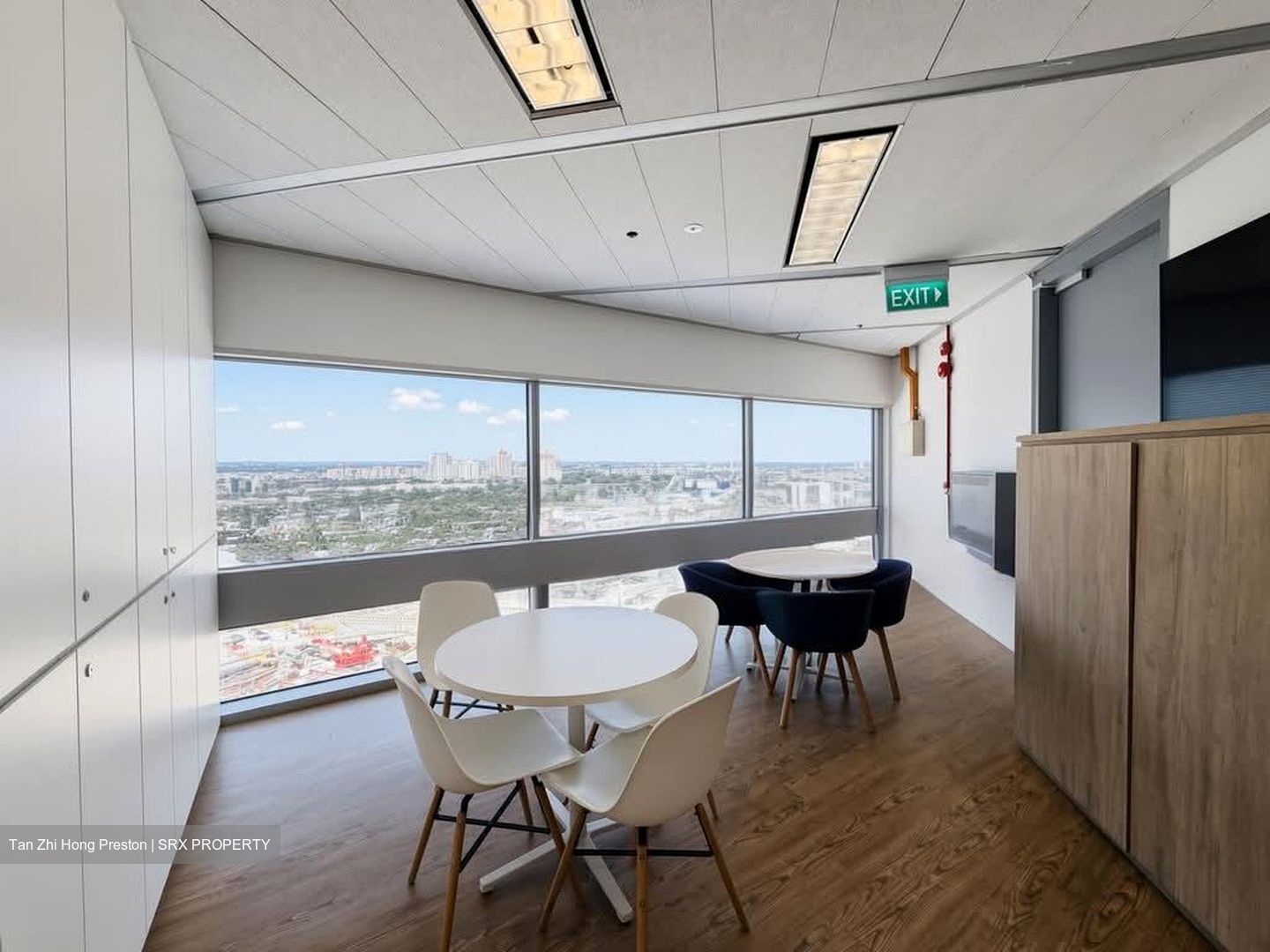 Gateway East (D7), Office #600642931